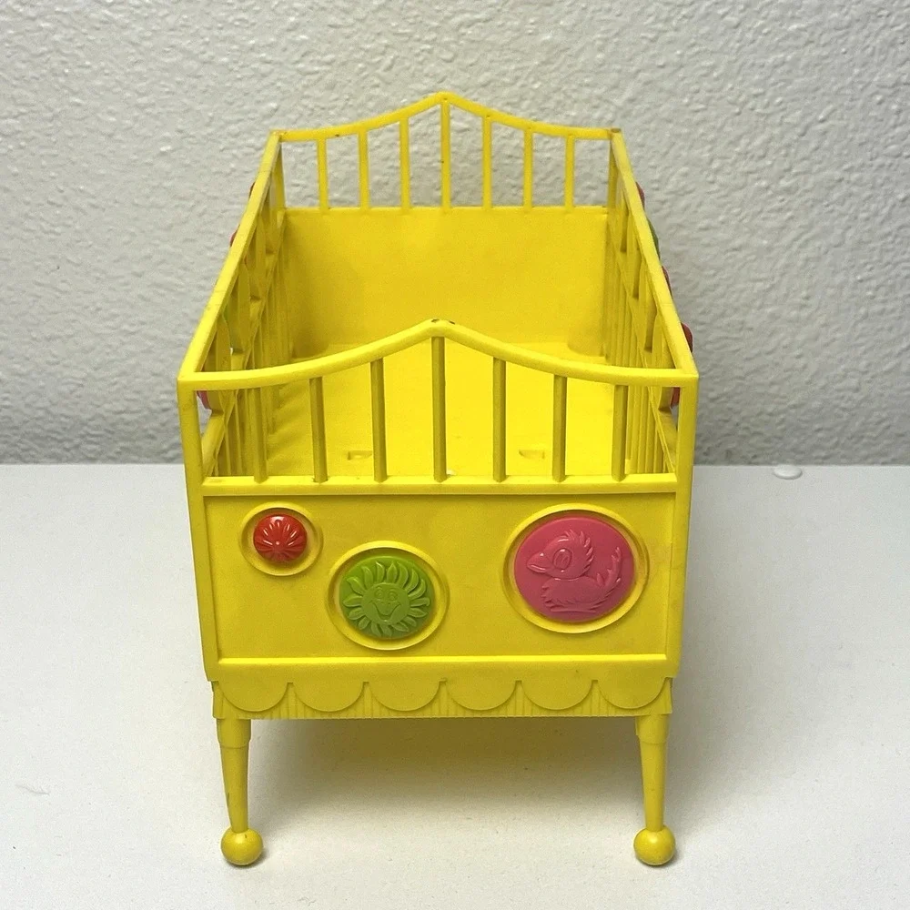 Vintage Suzy Cute‎ Deluxe Reading Corp Crib 1960's Doll Furniture Nursery